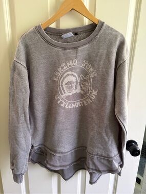 Excellent condition Eskimo Joes size XL sweatshirt. So comfy.